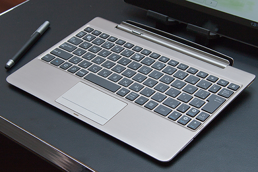画像集#017のサムネイル/ASUS,“Transformer Prime”こと「Eee Pad TF201」を1月21日発売。価格は6万9800円(税込)