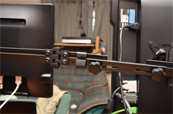 #021Υͥ/XFX֥ɤ3̥ǥץ쥤ɡXFX Triple Display Monitor StandפȤΩƤƤߤ