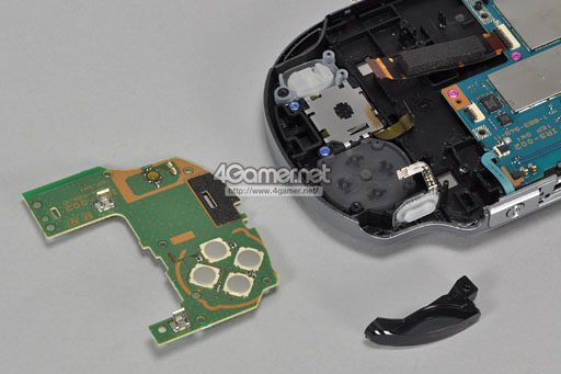 画像ギャラリー No.014のサムネイル画像 / PlayStation Vitaを分解してみた。内部構造にプロセッサなど，気になるところを写真でチェック