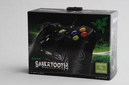画像集#002のサムネイル/Razer，Xbox 360＆PC向けの多ボタン＆高機能ゲームパッド「Sabertooth」を発表。さっそく使ってみた 
