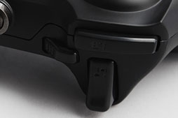 画像集#031のサムネイル/Razer，Xbox 360＆PC向けの多ボタン＆高機能ゲームパッド「Sabertooth」を発表。さっそく使ってみた 