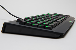 画像集#013のサムネイル/Razer独自の「緑軸」「オレンジ軸」メカニカルキースイッチは買いか？ ゲーマー向けキーボード「BlackWidow」の新モデルをテスト
