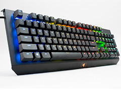 「Razer BlackWidow X Chroma」英語配列モデルを試す。「X」付きのBlackWidowは,従来モデルと何が違うのか