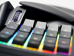 注目のホイール付き左手用キーパッド「Razer Tartarus V2」本日発売。ひとまず光らせてみた