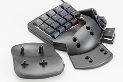 画像集 No.008のサムネイル画像 / 注目のホイール付き左手用キーパッド「Razer Tartarus V2」本日発売。ひとまず光らせてみた
