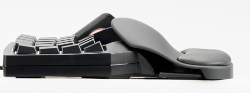 画像集 No.009のサムネイル画像 / 注目のホイール付き左手用キーパッド「Razer Tartarus V2」本日発売。ひとまず光らせてみた