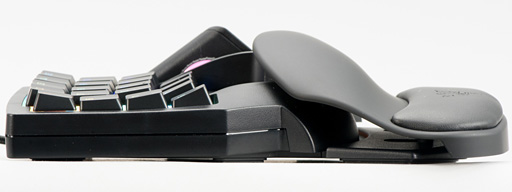画像集 No.010のサムネイル画像 / 注目のホイール付き左手用キーパッド「Razer Tartarus V2」本日発売。ひとまず光らせてみた