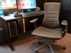 ハーマンミラー直営店で聞く,20万円超えの椅子がゲーマーに向いている理由。良い姿勢で座らないと,血行が悪くなってゲームプレイに悪影響?