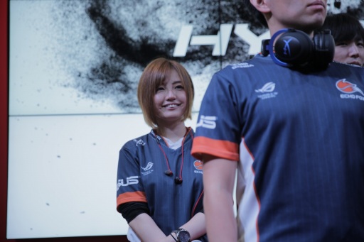 画像集 No.006のサムネイル画像 / HyperX，TGS 2018でSwitch向けインイヤーヘッドセットおよびmicroSDカードを発表