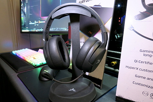 画像集#002のサムネイル/HyperX,Qi充電機能付きのヘッドセットやスマートフォン用グリップをCES 2020で発表。実機を写真でチェックしてみよう