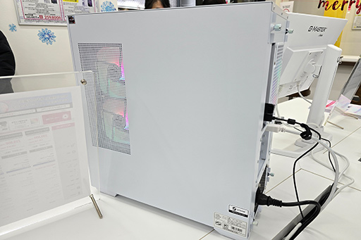 画像ギャラリー No.006のサムネイル画像 / ボタンひとつでPCの中身を魅せる,隠せる「クリアシフト」搭載ゲームPCがNEXTGEARから登場