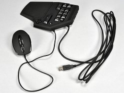 画像集#014のサムネイル/SCEのライセンスを得たPS3用マウスはどれだけ使えるのか。HORIの「タクティカルアサルトコマンダー3」を試す