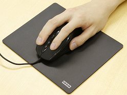 画像集#022のサムネイル/SCEのライセンスを得たPS3用マウスはどれだけ使えるのか。HORIの「タクティカルアサルトコマンダー3」を試す