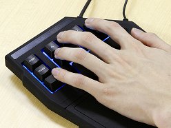 画像集#023のサムネイル/SCEのライセンスを得たPS3用マウスはどれだけ使えるのか。HORIの「タクティカルアサルトコマンダー3」を試す