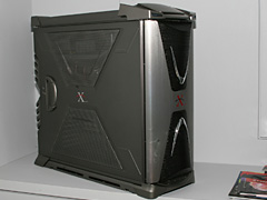 画像集#012のサムネイル/Thermaltake,冷却能力の高さを謳うケースや“冷蔵庫式”CPU冷却装置を公開