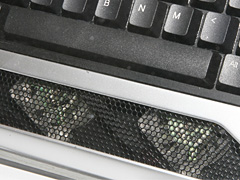 画像集#015のサムネイル/Thermaltake,冷却能力の高さを謳うケースや“冷蔵庫式”CPU冷却装置を公開
