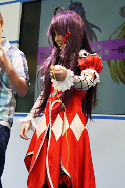 画像集#006のサムネイル/「ルーセントハート」「DIVINA」「Web 恋姫†夢想」のコスプレイヤーとドキドキのミニゲームを。「秋葉原PCゲームフェスタ」のガマニアステージをレポート