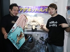 「MHF-Z」とインターネットカフェ「DiCE」のコラボが10月3日にスタート。コラボルームや特典が披露された内覧会をレポート