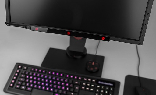画像集 No.005のサムネイル画像 / SteelSeries，ゲーマー向け視線入力デバイス「Sentry」をゲーム実況でデモ