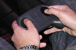 画像集#007のサムネイル/［CES 2014］「Steam Controller」ファーストインプレッション。肝心要の左右トラックパッドは使いやすい？