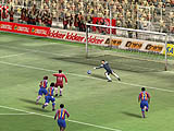 画像集#015のサムネイル/FIFA公認で選手もチームもすべて実名，「FIFA 08」のデモ版を掲載