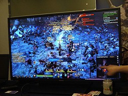 画像集#009のサムネイル/［TGS 2014］見渡す限り敵だらけ。「Kingdom Under Fire II」の凄まじいキャラクター表示数の一端をデモプレイで確認
