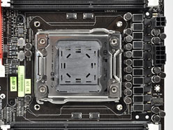 画像集#019のサムネイル/「Sandy Bridge-E」はまもなく登場? ゲーマー向けX79マザーボード「Rampage IV Extreme」を写真で見る