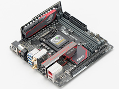 Mini-ITXに対応したSkylake対応のR.O.G.マザーボード「MAXIMUS VIII IMPACT」。相変わらずの高い機能性は要チェックだ