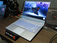 ASUS,薄型ノートPCやゲーマー向けモバイルディスプレイなど新製品を多数発表。ゲームにも使える2画面ノートPCも注目だ