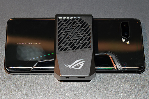画像集 No.013のサムネイル画像 / ASUS,ゲーム特化スマートフォン新製品「ROG Phone II」を発表。6.59インチ有機ELパネルとSnapdragon 855 Plusを採用する