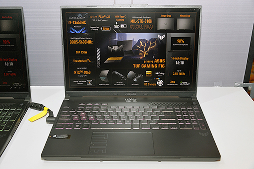 画像集 No.021のサムネイル画像 / ウルトラワイドの有機ELディスプレイやNUCにも注目。ノートPC以外にも気になるASUSの新製品をまとめてチェック
