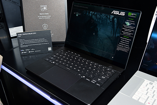 画像集 No.002のサムネイル画像 / GeForce RTX 50搭載のゲーマー向けPCとグラフィックスカードをASUSが公開。国内イベントでも披露の予定あり