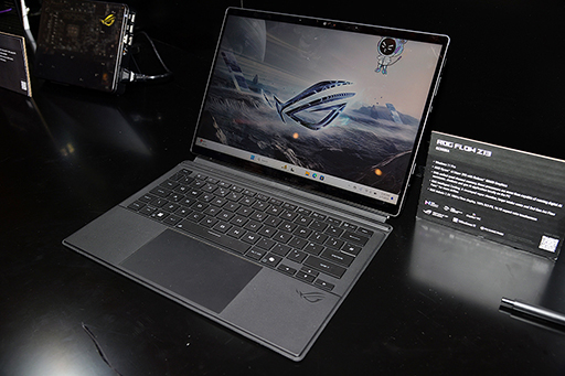 画像集 No.008のサムネイル画像 / GeForce RTX 50搭載のゲーマー向けPCとグラフィックスカードをASUSが公開。国内イベントでも披露の予定あり