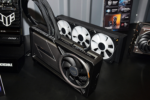 画像集 No.015のサムネイル画像 / GeForce RTX 50搭載のゲーマー向けPCとグラフィックスカードをASUSが公開。国内イベントでも披露の予定あり