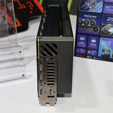 画像集 No.017のサムネイル画像 / GeForce RTX 50搭載のゲーマー向けPCとグラフィックスカードをASUSが公開。国内イベントでも披露の予定あり