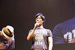 画像集#001のサムネイル/［TGS 2011］「メタルギア」キャスト陣と須田剛一さんがゲストとして登場したKONAMIブースの超豪華ラストステージ「Kojima Productions SPECIAL STAGE」をレポート