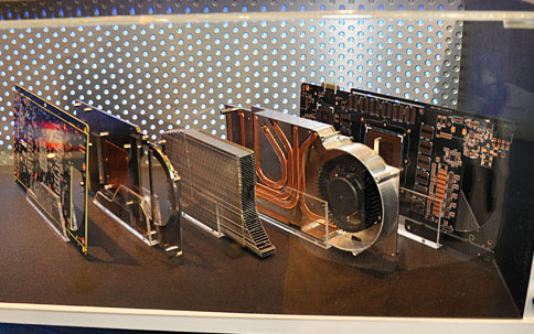 画像集#002のサムネイル/［COMPUTEX］ASUS，GTX 285を2基搭載した独自設計のGTX 295カード「MARS」