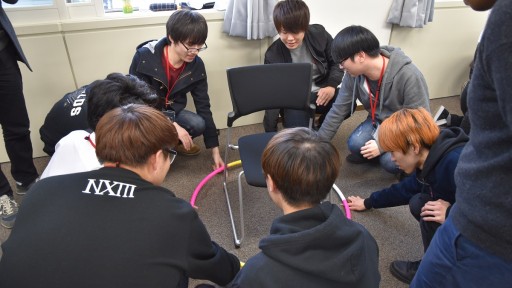 画像集 No.006のサムネイル画像 / 「League of Legends」のプロ選手育成プログラム「第3回 PTS」レポート。アメフト日本代表コーチを講師にチームワークを学ぶ