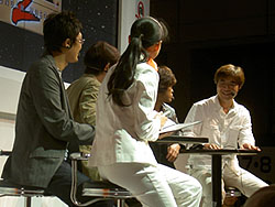 画像集#006のサムネイル/［TGS 2008＃071］やっぱり古谷徹氏がゲスト参加した「ガンダム・ファイト スペシャルステージ」レポート