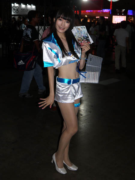 画像集#012のサムネイル/［TGS 2010］人気のPCゲーム14タイトルを贅沢な環境でプレイできちゃう「Gaming PC World」ブースレポート