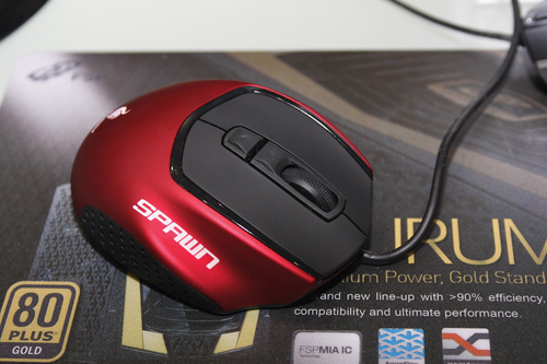 画像集#002のサムネイル/［CeBIT］Cooler Master，「CM Storm」ブランドのワイヤードマウス「Spawn」を公開。高性能光学センサー採用がウリ