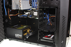 画像集#012のサムネイル/［CeBIT］Cooler Master，「CM Storm」ブランドのワイヤードマウス「Spawn」を公開。高性能光学センサー採用がウリ