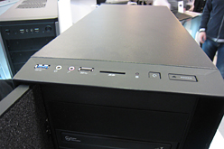 画像集#013のサムネイル/［CeBIT］Cooler Master，「CM Storm」ブランドのワイヤードマウス「Spawn」を公開。高性能光学センサー採用がウリ