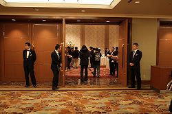 画像集#006のサムネイル/課金額100万円超の超廃プレイヤーも？ ドワンゴが会社ぐるみでハマった「ブラウザ三国志」パーティに潜入。開発者と共に，どうしてこうなったかを考えてみた