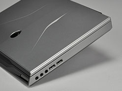 画像集#008のサムネイル/【PR】11.6インチ液晶のノートPCで，本当に3Dゲームはプレイできるの？ 「Alienware M11x」が持つ実力を，洗いざらい明らかにしてみた