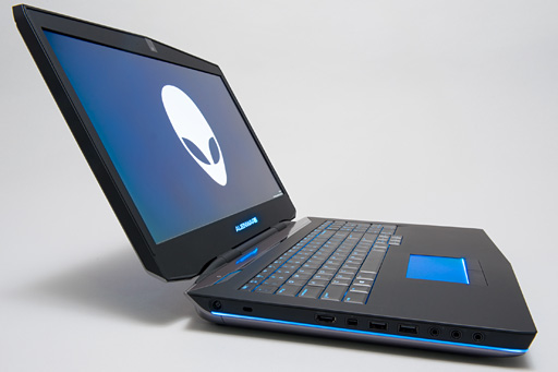 画像集#012のサムネイル/完全新作となったALIENWAREのノートPCを写真で見る。デザインは「戦艦」から「ステルス戦闘機」に&#033;&#063;