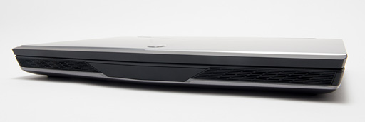 画像集#021のサムネイル/完全新作となったALIENWAREのノートPCを写真で見る。デザインは「戦艦」から「ステルス戦闘機」に&#033;&#063;