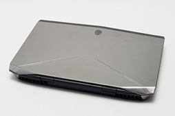 画像集#026のサムネイル/完全新作となったALIENWAREのノートPCを写真で見る。デザインは「戦艦」から「ステルス戦闘機」に&#033;&#063;