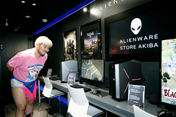 画像集 No.006のサムネイル画像 / 【PR】「NEW ALIENWARE 13 OLED VR」×バイオハザード7×男色ディーノ。有機ELパネル搭載ノートPCはゲームに何をもたらすか，プロレスラーが考えてみた