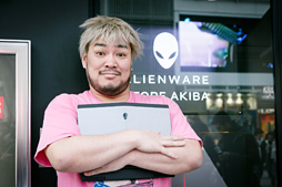 画像集 No.025のサムネイル画像 / 【PR】「NEW ALIENWARE 13 OLED VR」×バイオハザード7×男色ディーノ。有機ELパネル搭載ノートPCはゲームに何をもたらすか，プロレスラーが考えてみた